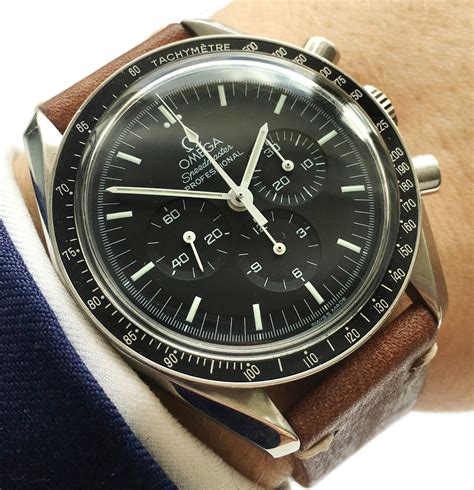 which omega speedmaster moonwatch to buy|omega speedmaster moonwatch original price.